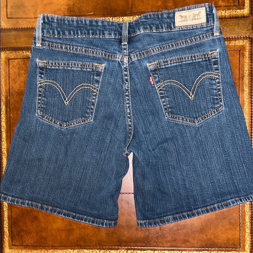 Levi’s Classic Blue Denim Shorts Stitched Hemmed legs - Picture 8 of 9